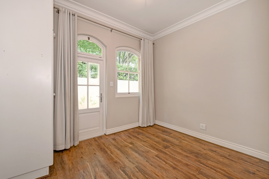 To Let 4 Bedroom Property for Rent in Constantia Western Cape